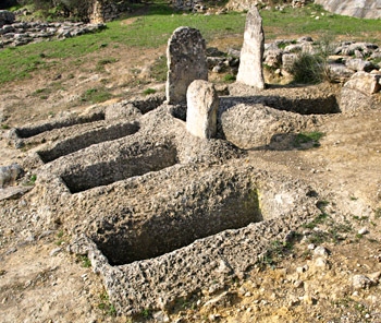Phourni: Mycaenean grave enclosure