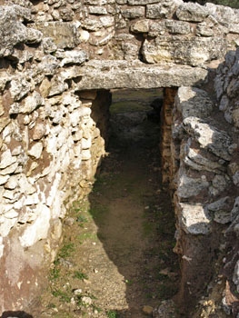 Phourni: dromos entrance to Tholos Tomb B